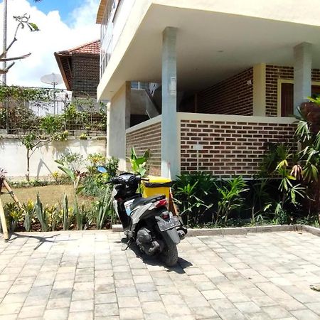 Na-Mi Guesthouse Canggu מראה חיצוני תמונה